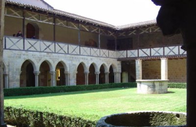 Le cloître de l'abbaye de Flaran